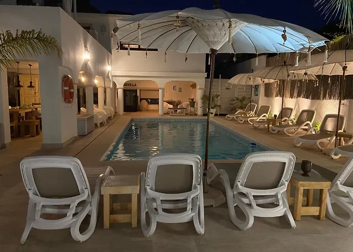 Casa Holandaluzas Marbella Near Beach, With Salt Water Pool And Private Parking